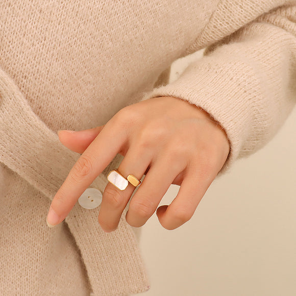 Anillo Vintage de Concha Marina Blanca