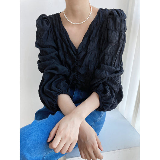 Blusa de Chifón con Escote V y Diseño Plisado - Image 4