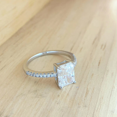 Anillo de Plata 925 con Moissanita Rectangular de 2 Quilates - Image 4