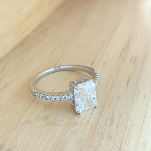 Anillo de Plata 925 con Moissanita Rectangular de 2 Quilates - Image 4