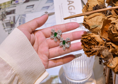 Aretes de Plata Esterlina con Esmeralda Verde en Forma de Moño - Image 18