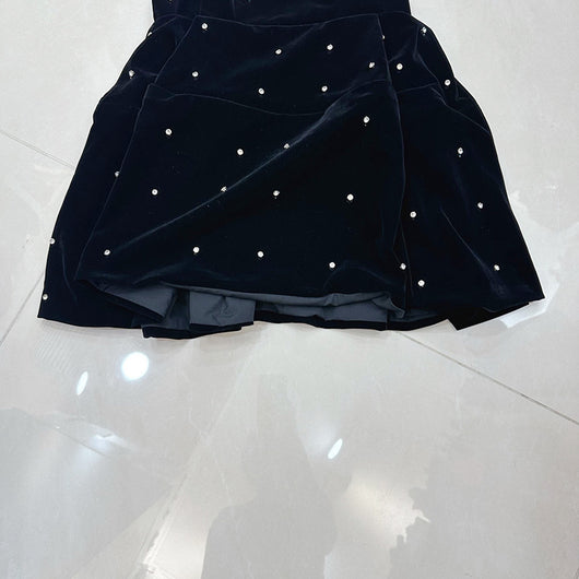 Vestido Negro Ajustado con Falda Voluminosa Mini - Image 16