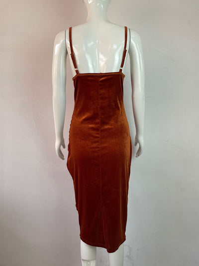 Vestido Velvet con Abertura Plisado y Tirantes Ajustables - Image 9
