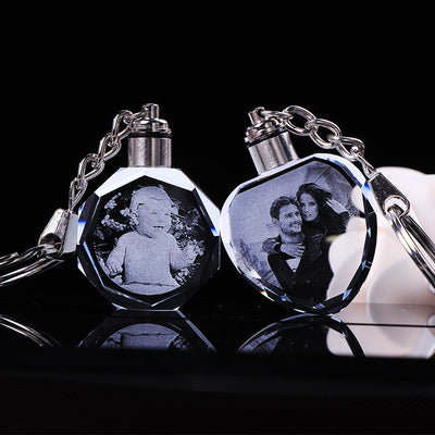 Llavero de Cristal Personalizado con Foto y Luz LED - Regalo Familiar - Image 4