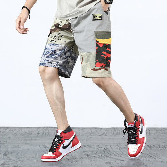 Shorts Camuflado con Detalles de Costura Personalizada