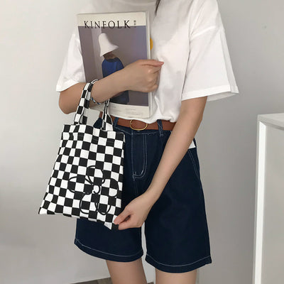 Bolso de Mano Pequeño Canvas Blanco y Negro - Diseño Moderno para Mujer - Image 9