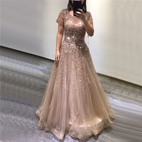 Vestido de Fiesta con Lentejuelas y Pedrería Elegante