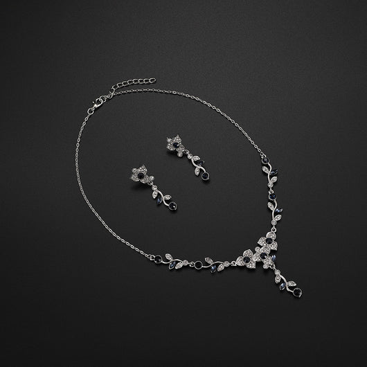 Conjunto de Collar y Aretes de Aleación con Diamantes y Motivo Floral - Image 10
