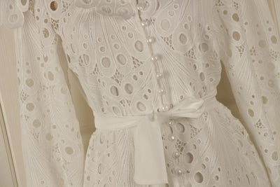 Vestido Cuello Alto en Encaje de Manga Larga - Image 10