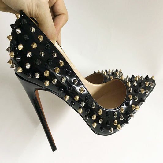 Tacones Altos Negros de Charol con Remaches - Stiletto Puntiagudo Elegante - Image 2