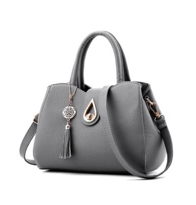 Bolso de Cuero PU para Mujer con Borlas - Elegante y Versátil - Image 4
