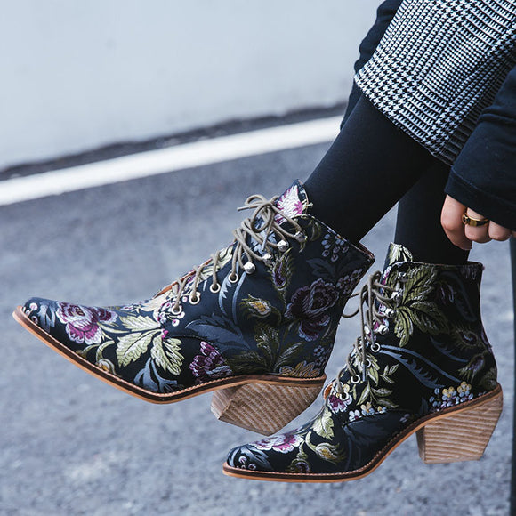 Botas Cortas Étnicas Bordadas con Tacón Grueso y Cordón Frontal