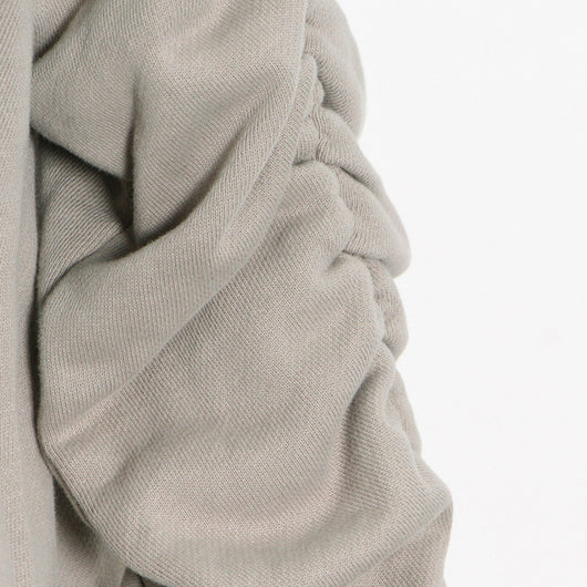 Suéter Gris Corto con Cuello Halter y Hombros Inclinados - Image 16