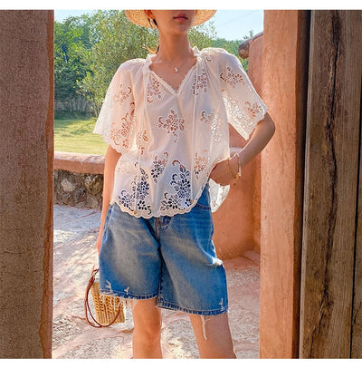 Blusa Blanca Estilo Francés con Encaje Bordado y Manga Corta - Image 8