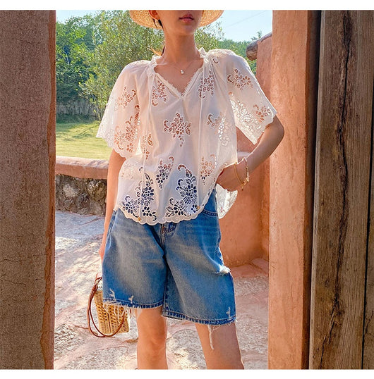 Blusa Blanca Estilo Francés con Encaje Bordado y Manga Corta - Image 8