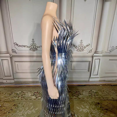 Vestido de Noche Elegante con Lentejuelas y Abertura Lateral - Image 4