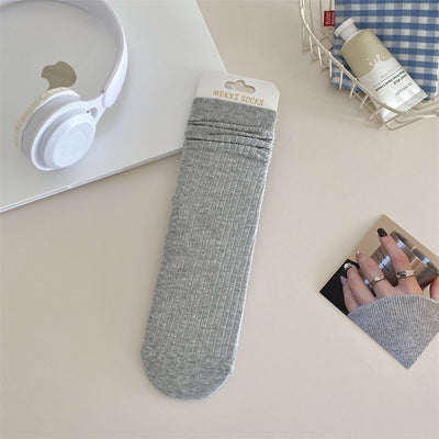 Calcetines Blancos para Mujer con Rayas Hundidas y Diseño Acanalado - Image 8