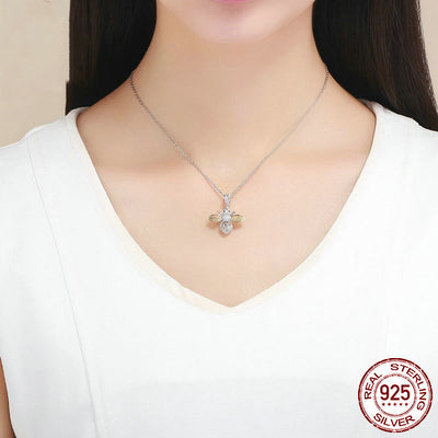 Dije de Plata Esterlina Abeja Chapada en Oro Blanco