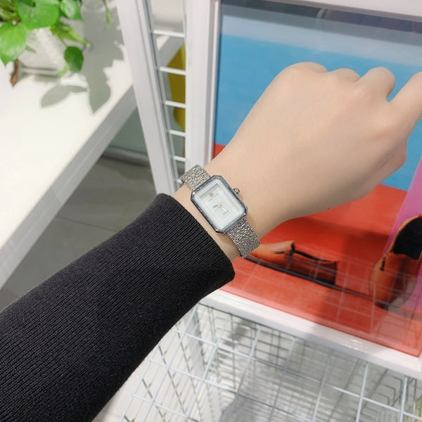 Reloj de Cuarzo con Malla Delicada y Esfera Cuadrada Resistente al Agua
