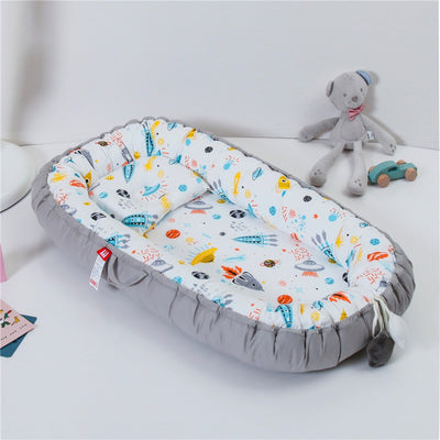 Almohada de Viaje Plegable para Cuna Portátil con Funda Lavable - Image 10