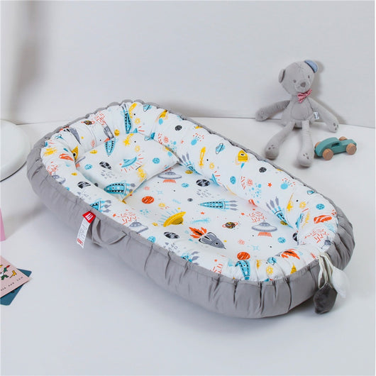Almohada de Viaje Plegable para Cuna Portátil con Funda Lavable - Image 10