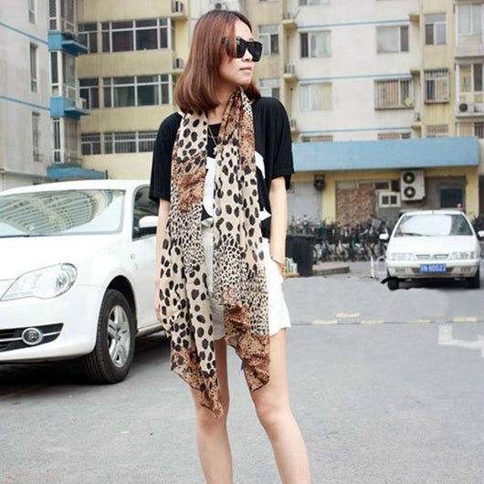 Pañuelo de Seda Estampado Leopardo para Cabello y Cuello - Image 5