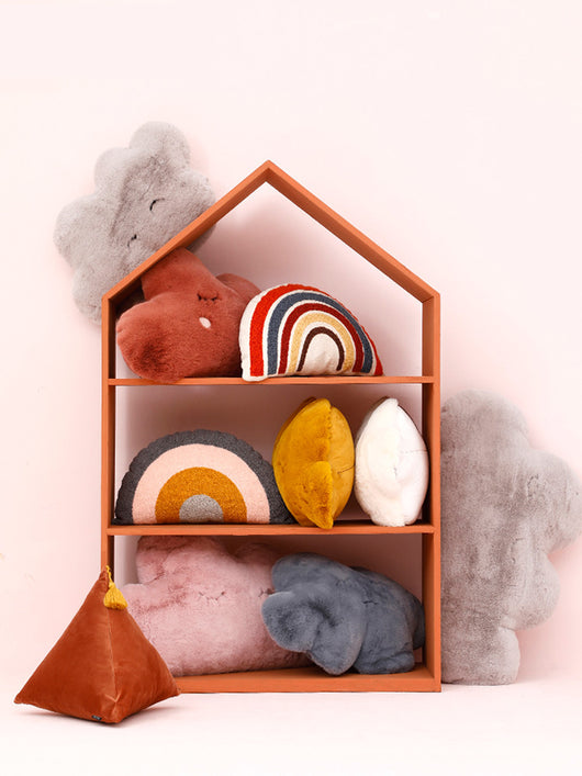 Almohada Decorativa Arcoíris con Corazón Bordado para Niña - Image 9