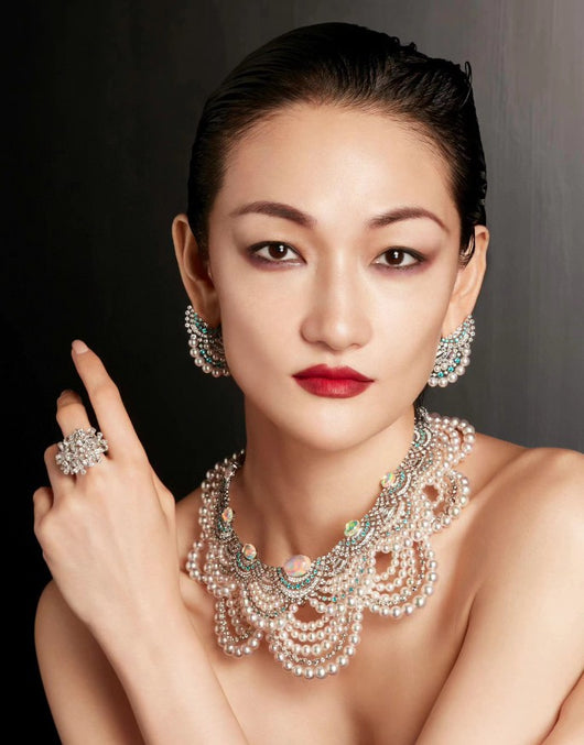 Aretes de Perla Elegantes con Zirconia y Diseño Ondulado - Image 7