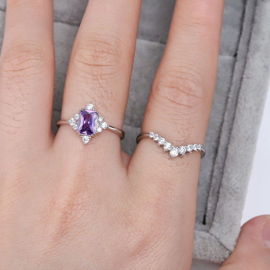 Anillo de Plata Esterlina con Amatista y Diamantes