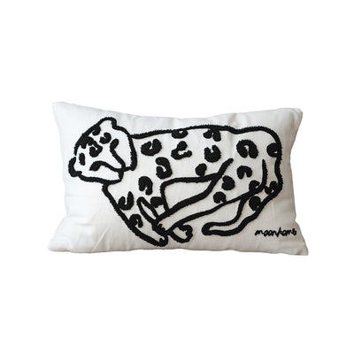 Funda de Almohada Nordic con Bordado de Líneas Blancas y Negras - Image 11
