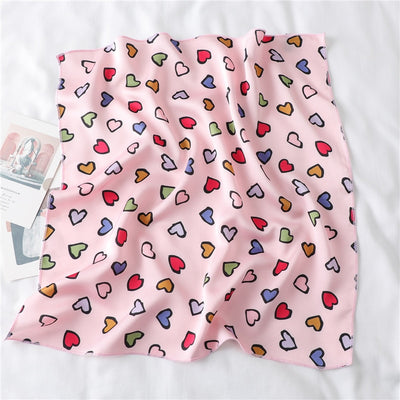 Pañuelo de Seda Estampado Corazones - Foulard Cuadrado Multiuso para Mujer - Image 3
