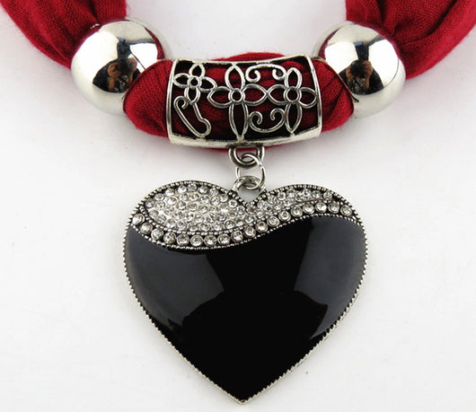 Pañuelo Elegante con Dije de Corazón para Mujer - Image 15