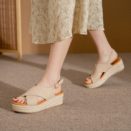 Sandalias Cuña Plataforma con Tiras Cruzadas y Suela de Cuerda - Image 9