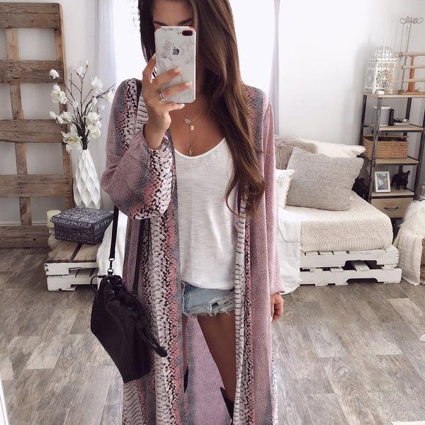 Cardigan Largo Estampado con Patrón de Serpiente - Diseño Suelto y Versátil