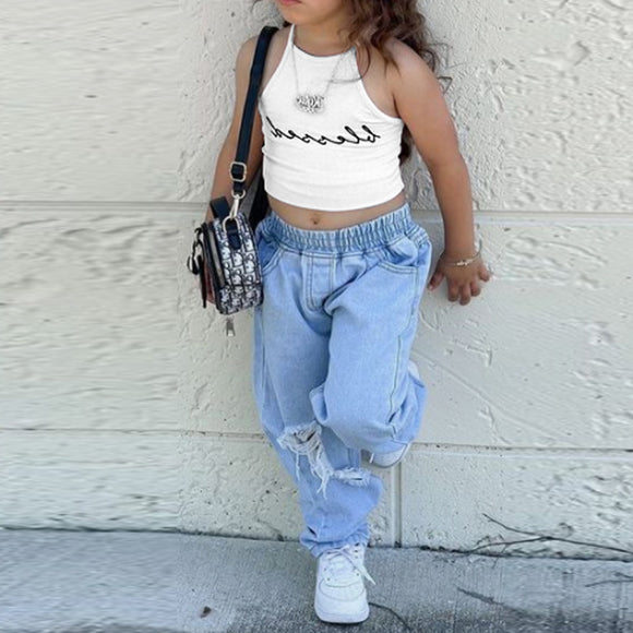 Conjunto Infantil de Dos Piezas: Chaleco y Jeans Rotos