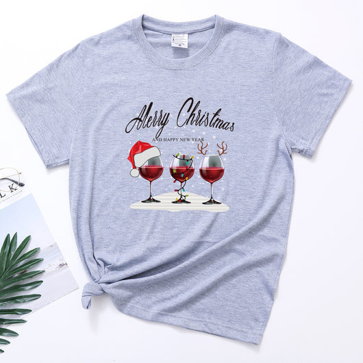 Playera Navideña con Estampado de Tres Copas de Vino - Image 30