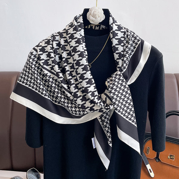 Pañoleta Escocesa Grande de Twill Versátil Clásica