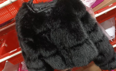 Abrigo de Piel de Mapache Corto para Mujer - Cuero y Fur Premium - Image 10