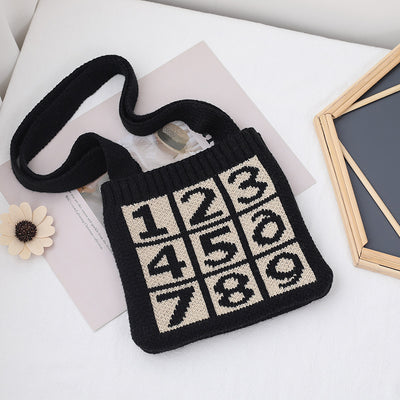 Bolsa Tejida con Diseño Cóncavo y Corte Diagonal