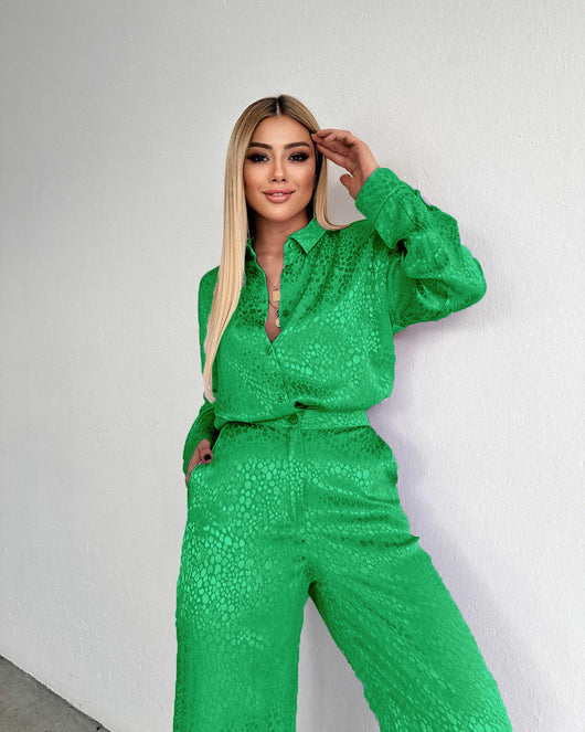 Conjunto de Dos Piezas Mujer con Camisa Estampado Leopardo y Pantalón - Image 36