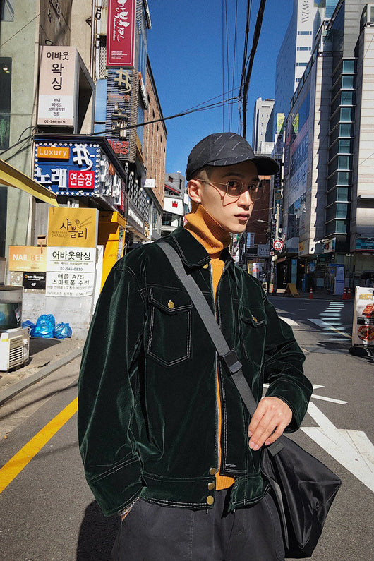 Chaqueta de Terciopelo Verde Oscuro Estilo Hong Kong para Hombre - Image 9