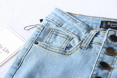 Jeans Clásicos de Talle Alto con Cuatro Botones - Image 6