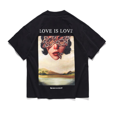 Playera Oversize Suelta con Estampado de Mariposas y Labios Rojos - Image 9