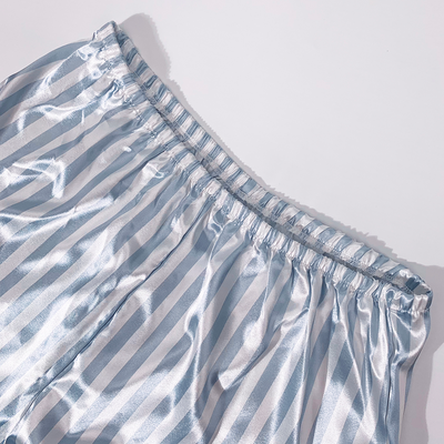 Pijama de Satén con Escote V y Encaje Calado Sexy - Image 22