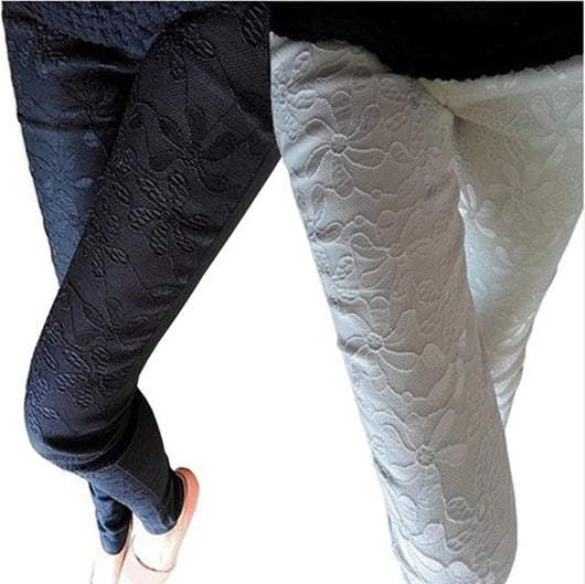 Pantalones Lápiz para Mujer con Detalles de Encaje - Image 4