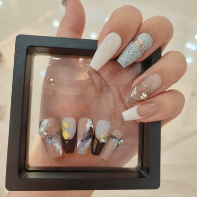 Uñas Decorativas Otoño Invierno con Cristales Brillantes y Efecto Metalizado - Image 5
