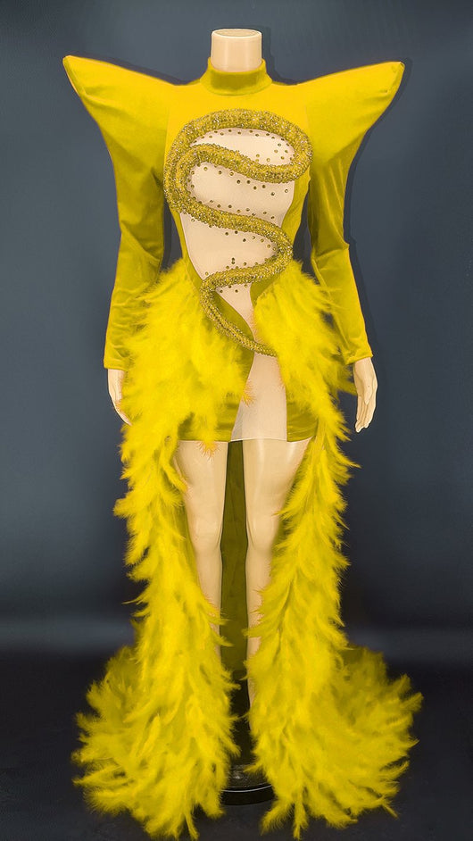 Vestido de Fiesta con Plumas y Cristales para Escenario - Image 7