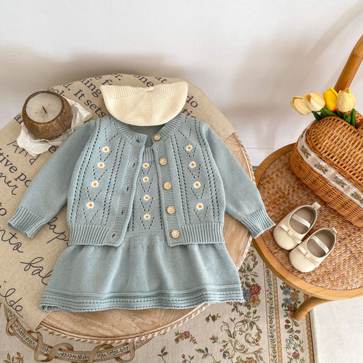 Conjunto de Abrigo Calado y Falda Tejida para Bebé - Image 3