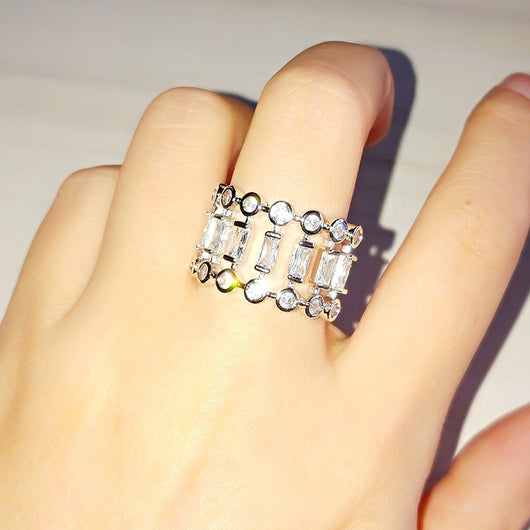 Anillo Hueco Dorado con Esmeralda - Montura Ajustable - Image 17