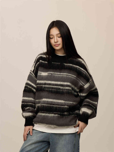Suéter Retro Hip Hop a Rayas Blanco y Negro para Mujer - Image 9